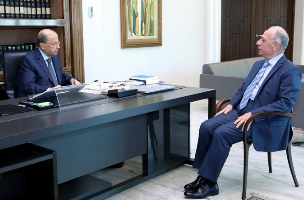 تسلّم دعوة للمشاركة في مؤتمر عن الدفاع والتكنولوجيا
سليم عرض الأوضاع الأمنيّة مع رئيس الجمهوريّة
وبحث التعاون العسكري مع سفيري أوستراليا وماليزيا