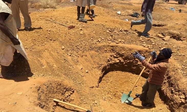 انهيار آبار للتنقيب عن الذهب بداخلها أشخاص في موريتانيا