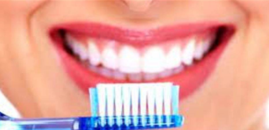 5 أخطاء نرتكبها أثناء تنظيف الأسنان... ما هي؟