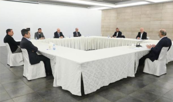 الإستحقاق الانتخابي بين
جعجع ووفد من 