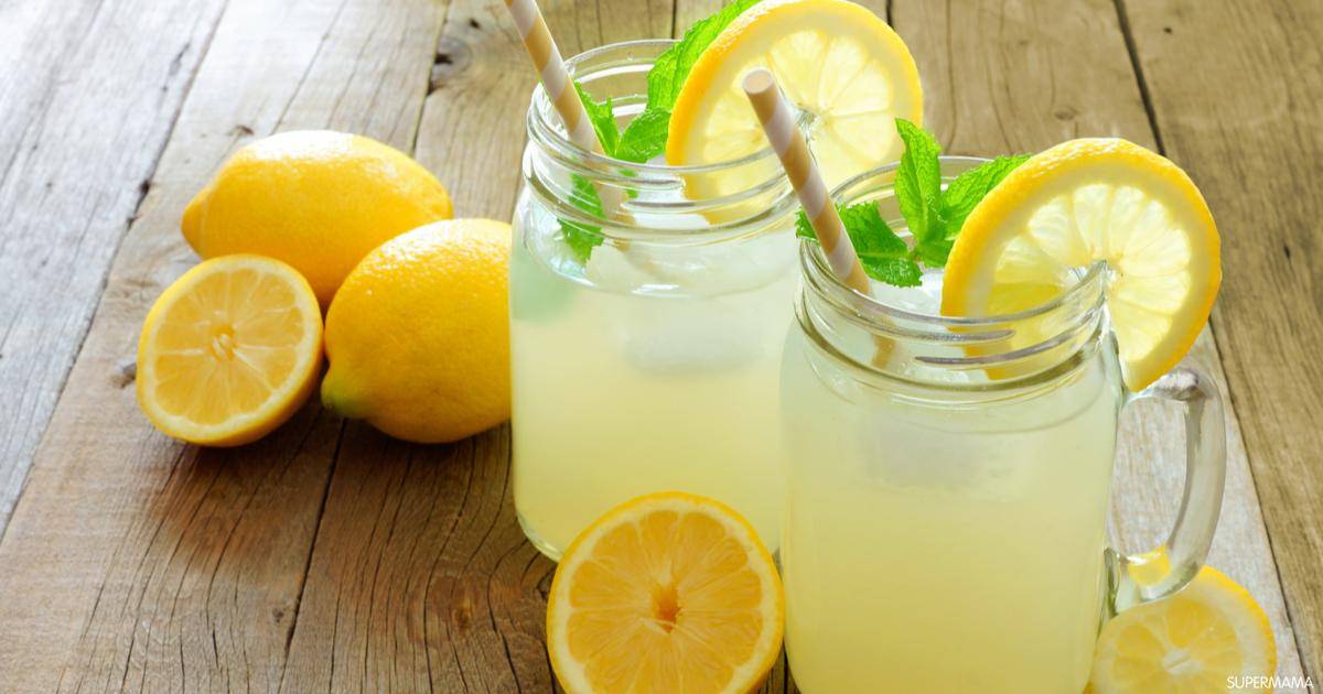 لهضم صحي.. إشربوا الماء مع الليمون