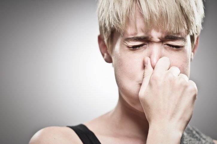 هل تلتزم بمقولة الجدات لتتخلّص من الحازوقة؟.. اليكم ما كشفه الخبراء