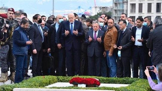 ميقاتي والسنيورة يزوران ضريح الحريري