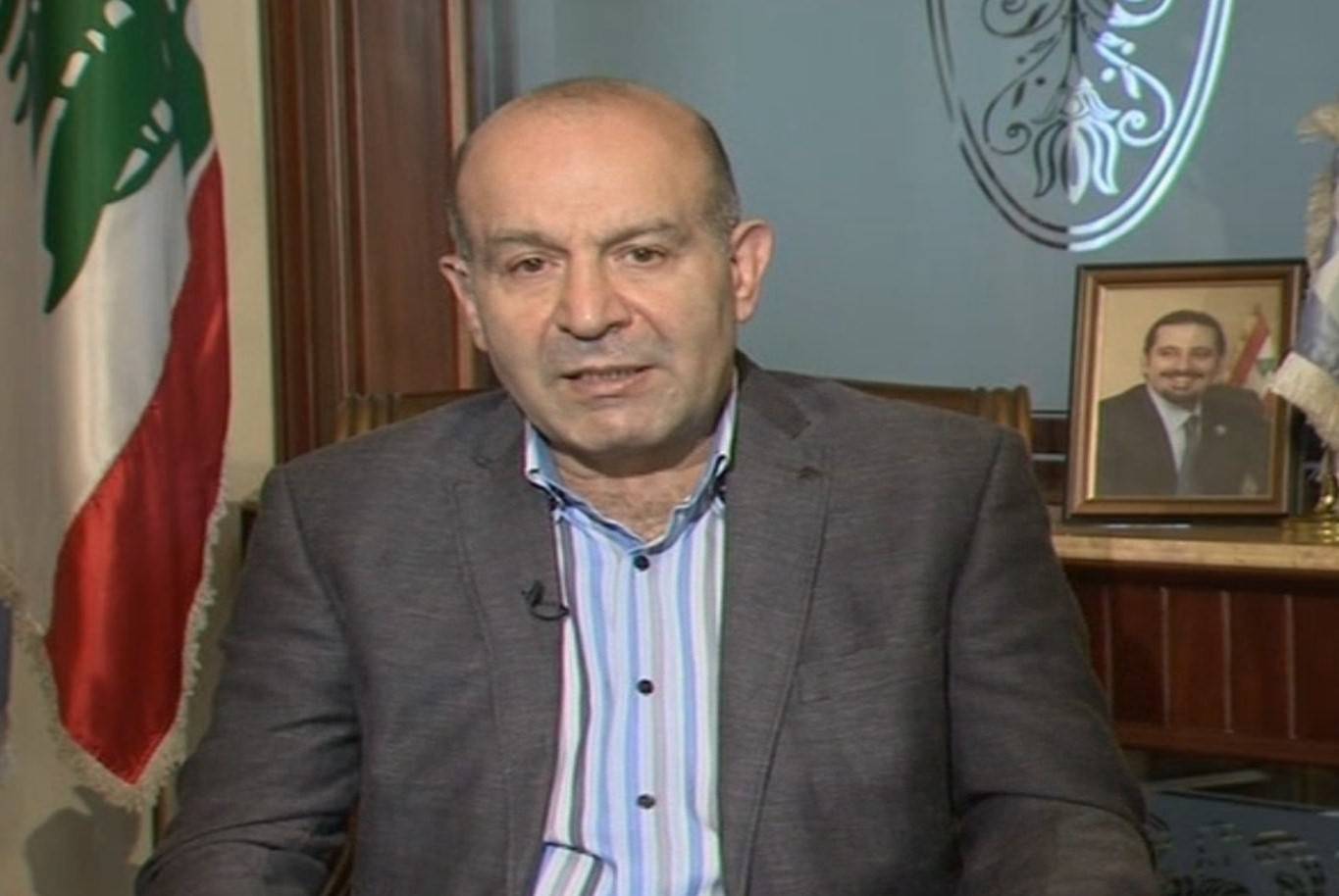 علوش: ملتزمون بقرار الحريري