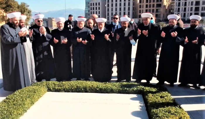 زار ضريح الحريري وسط بيروت
دريان: الى متى تتواصل قافلة الشهداء
وقد كاد لبنان نفسه أن يُصبح شهيداً