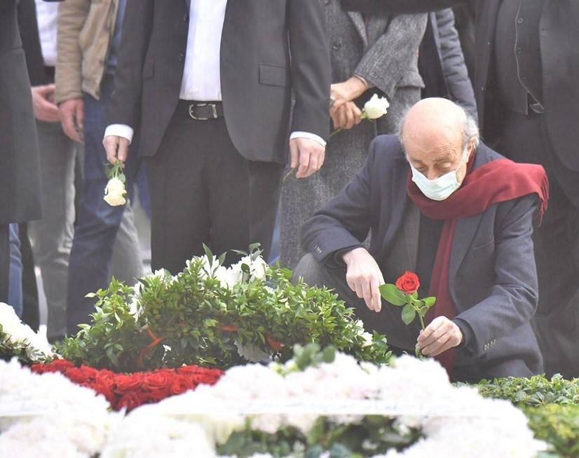 جنبلاط زار ضريح الحريري.. وهذا ما قاله
