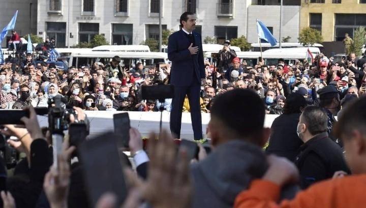 فيديو خاص- الحريري وصل الى الضريح وهو يقود سيارته