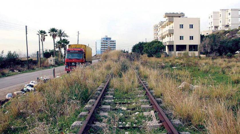 سرقوا حديد سكة القطار فوقعوا في قبضة قوى الأمن