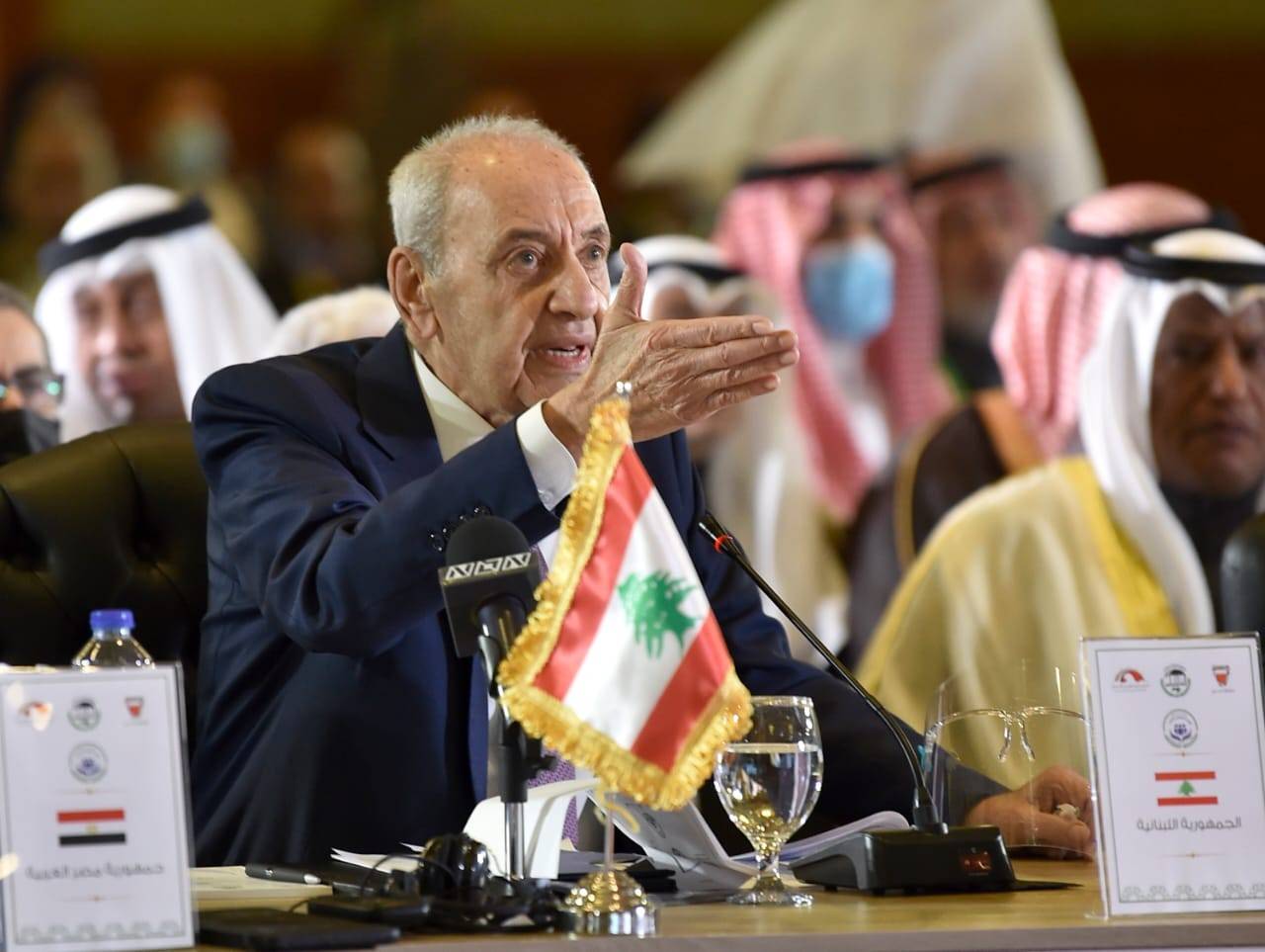 أين التضامن العربي في تقرير مُؤتمر الإتحاد البرلماني
بري: للبدء بالحوار بين لبنان والخليج
ولعودة سوريا للجامعة العربيّة