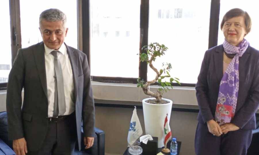 الموازنة بين الخليل وفرونتسكا