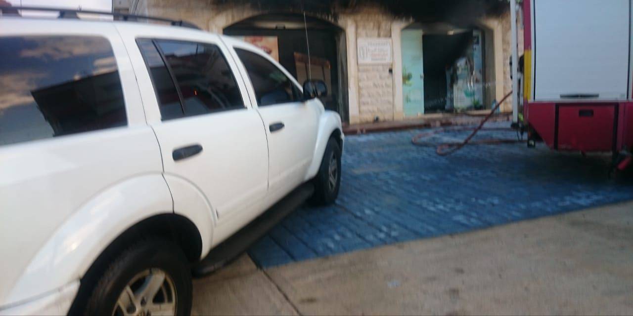 بالصورة- حريق داخل صيدلية في بتلون.. والدفاع المدني يتدخل