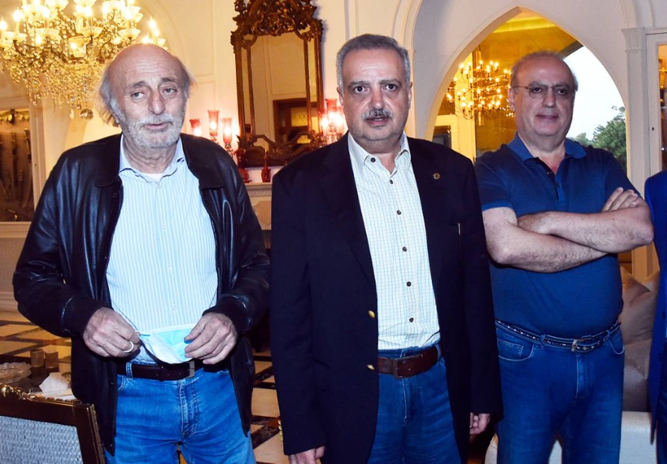 المختارة وخلدة "حبايب" في عاليه... وجنبلاط ووهاب يتواجهان بهدوء في الشوف
برّي طرح خير الدين لمقعد حاصبيا... وضع اللمسات الأخيرة لمصالحات قبرشمون والشويفات