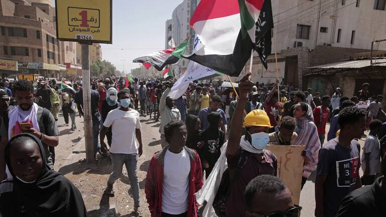مقتل شخص على يد قوات الأمن السودانيّة خلال تفريق
مظاهرات بعد إطلاق قنابل مسيلة للدموع في الخرطوم