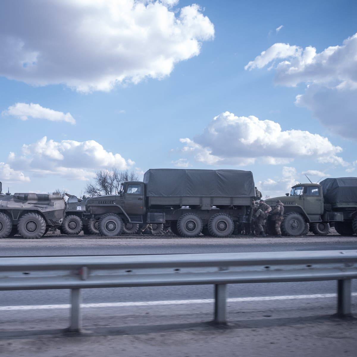 بوتين يأمر القوات الروسية بدخول أوكرانيا