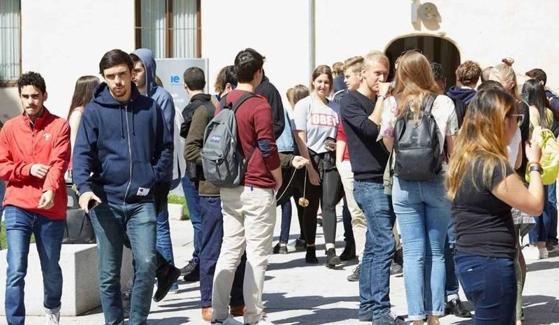 طلاب لبنانيّون في بلجيكا
مهددون بخسارة عامهم الجامعي