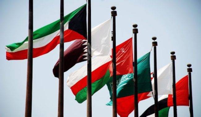 دولة عربية تراقب موظفيها بـ 