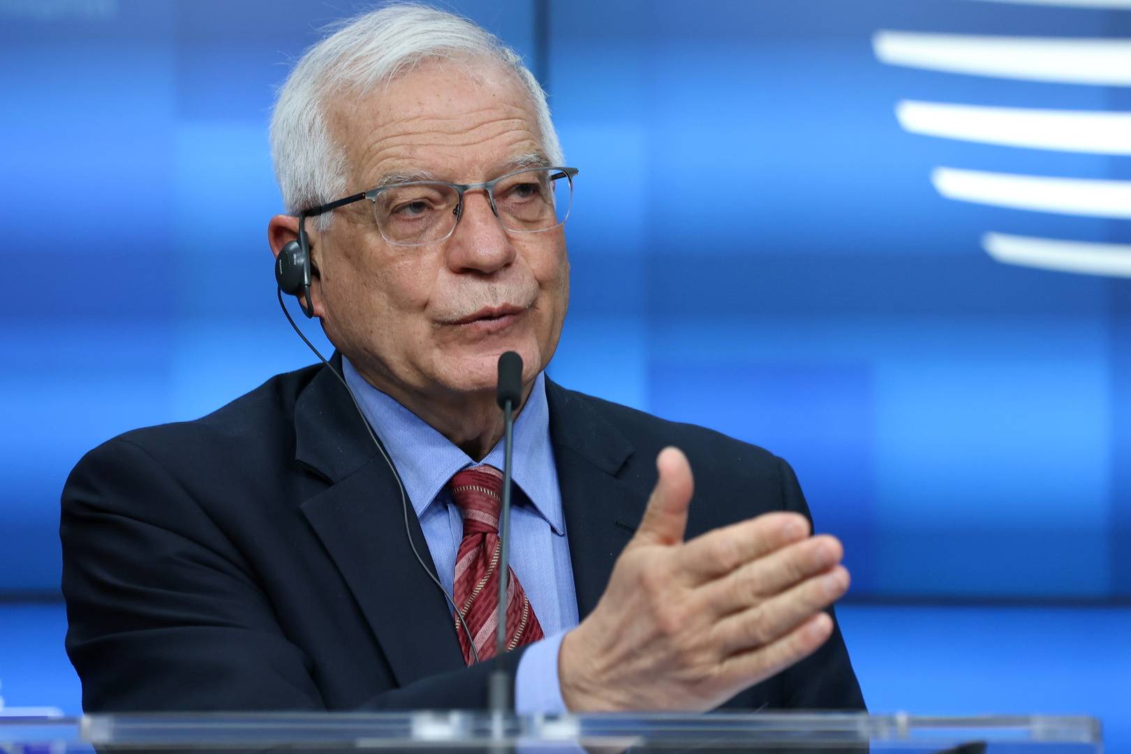 بوريل يهدّد بردّ غربي موحد في حال إعتراف روسيا باستقلال جمهوريتي لوغانسك ودونيتسك