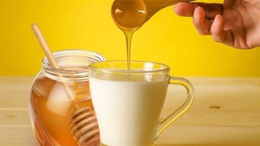 الحليب بالعسل والنوم.. ما العلاقة بينهما؟