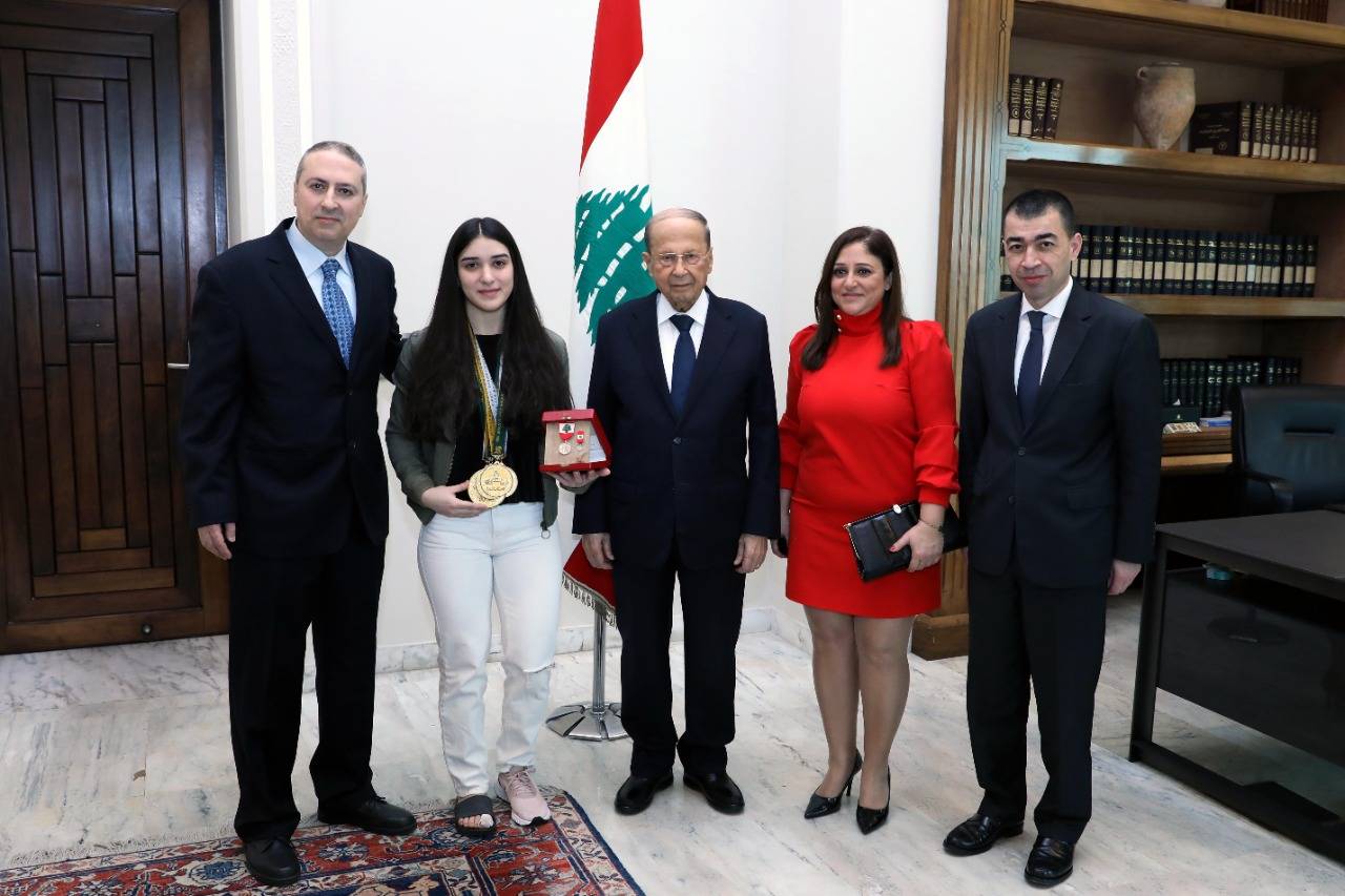 عون إستقبل نصار وكلاس والفائزة ببطولة آسيا لرفع الاثقال