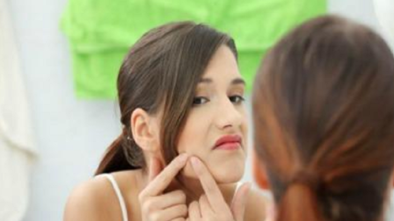 6 أنماط غذائية قد تدمّر بشرتك