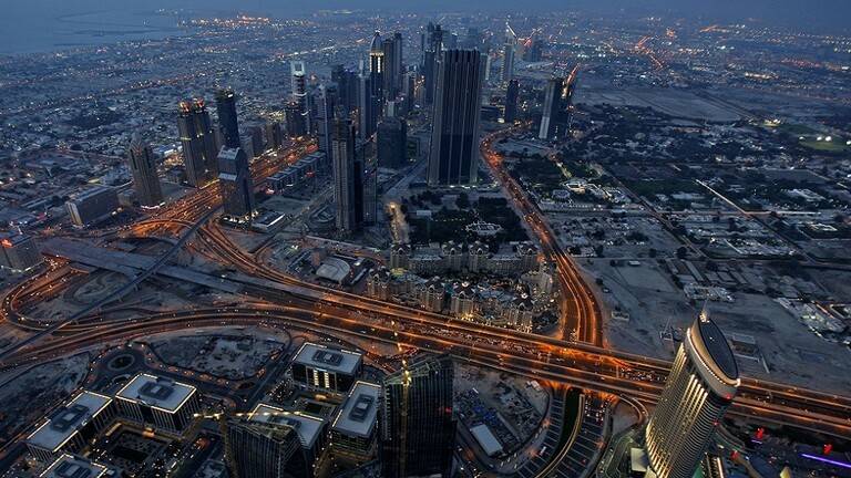 الإمارات تعلن تخفيف قيود كورونا