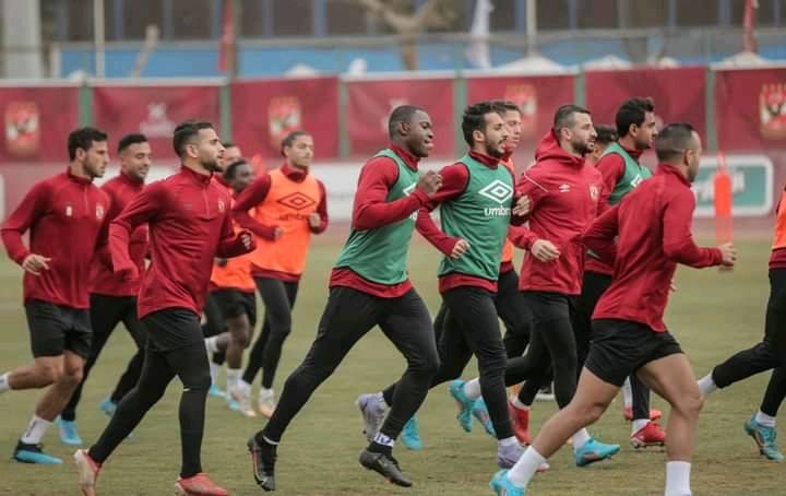 بالصور - أبطال أفريقيا: لاعبو الزمالك يذبحون عجلا.. والأهلي يستعد لصن داونز