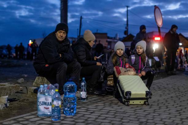 الجيش الروسي يعزل مدينتين في شمالي شرق أوكرانيا