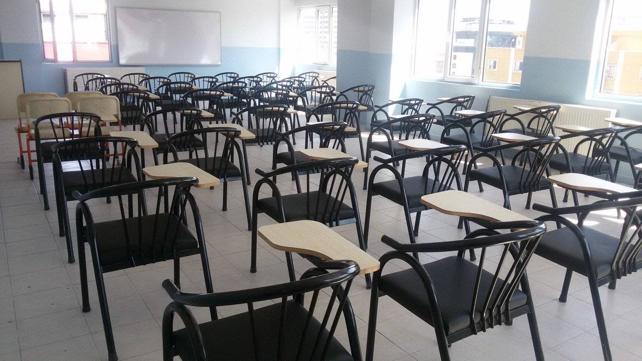 اولياء الطلاب في الخارج: لتأمين إجلاء آمن من أوكرانيا عاى نفقة من سرق المال العام