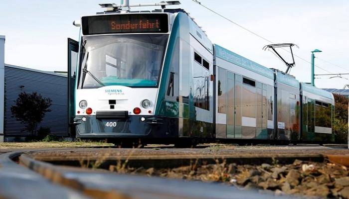 30 جريحا بتصادم قطارين شمالي ألمانيا