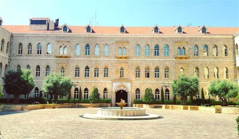 ميقاتي يستقبل وزير الثقافة الإيراني في السراي