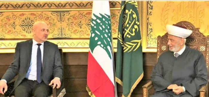 تلقّى اتصالاً من الحجّار حول صرف المستحقات في الإقليم
المولوي من دار الفتوى: موقف
الحكومة إجراء الإنتخابات لا تطييرها