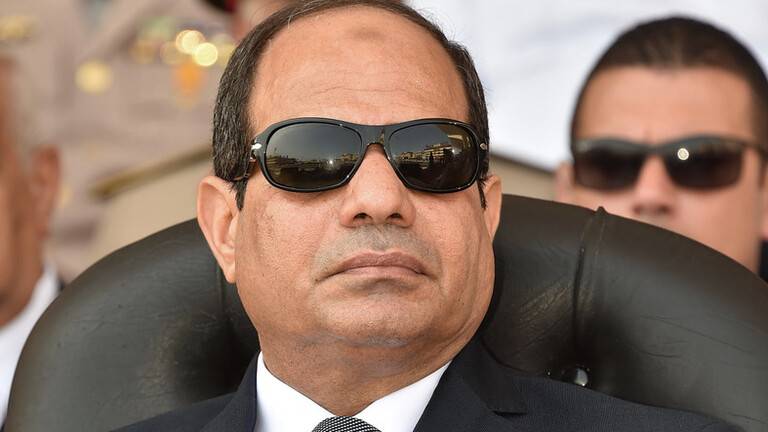 السيسي يكشف سبب هجرة الأطباء من مصر