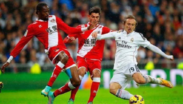 وهج برشلونة والهتاف الاستثنائي يطغيان على جولة الليغا