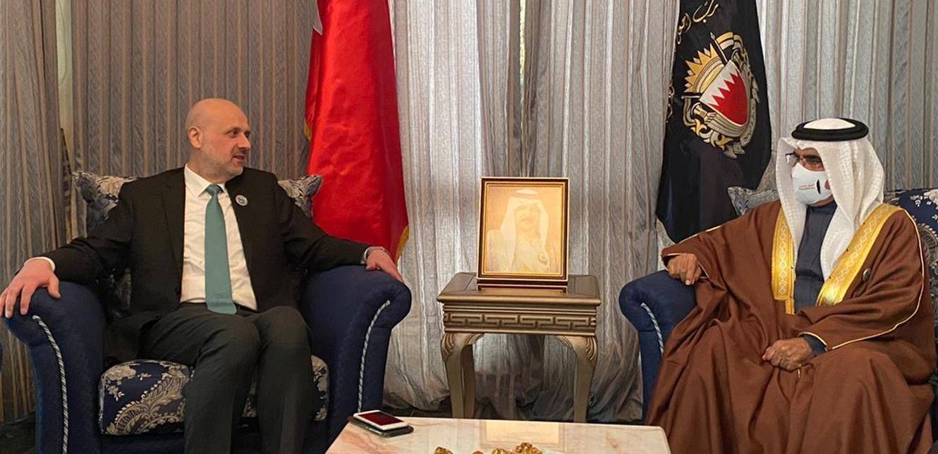 مولوي التقى وزير داخلية البحرين وأكد التزامه بالعمل من أجل إنجاح المبادرة الكويتية
