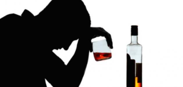 كيف تؤثر المشروبات الكحولية على الدماغ؟ دراسة تكشف الرابط بينهما