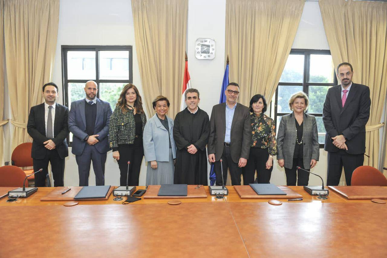 تعاون بين جامعة الروح القدس والمؤسسة المارونية للانتشار والجمعية اللبنانية الكندية لتقنيات المعلوماتية