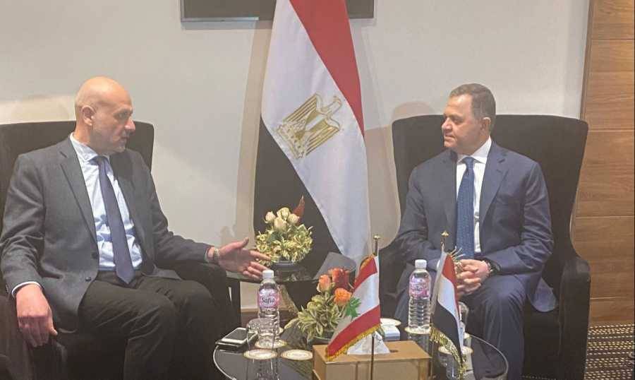 التقى في تونس نائب رئيس مجلس الوزراء الإماراتي
المولوي شكر لمصر وقوفها بجانب لبنان