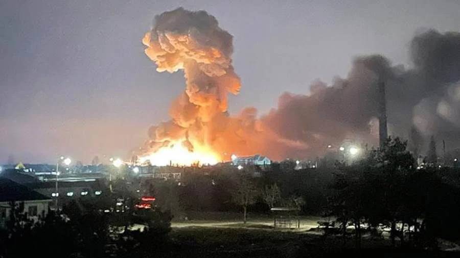 يشبه قنبلة نووية.. إنفجار هائل ضرب عاصمة أوكرانيا