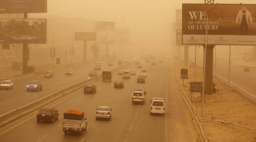 عاصفة رملية تضرب مصر وتحذيرات لأصحاب الأمراض الصدرية والأطفال