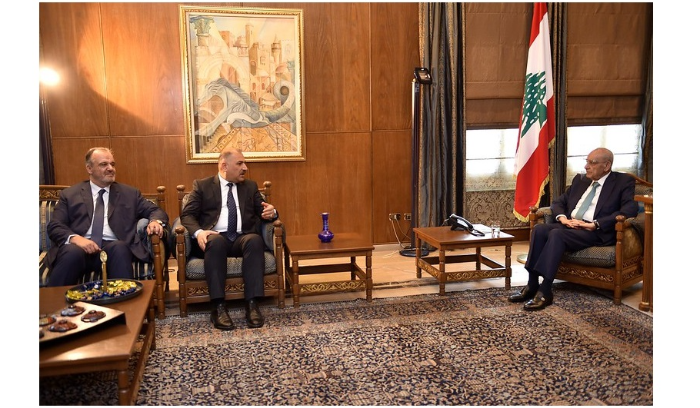 وزير الصناعة العراقي زار بري وميقاتي والتقى بوشكيان

وزير الصناعة اللبناني :زيارة قريبة الى العراق برئاسة ميقاتي
