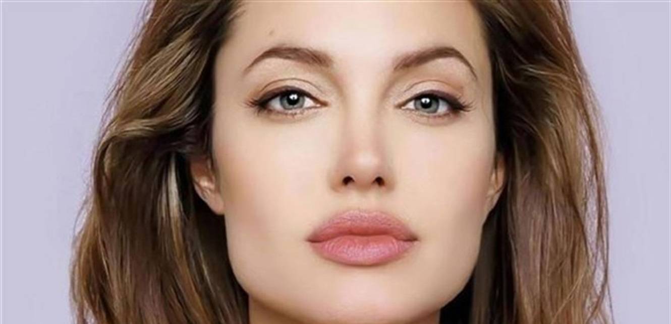 بالصورة- تسريب جواز سفر أنجلينا جولي... وجمهورها غاضب!