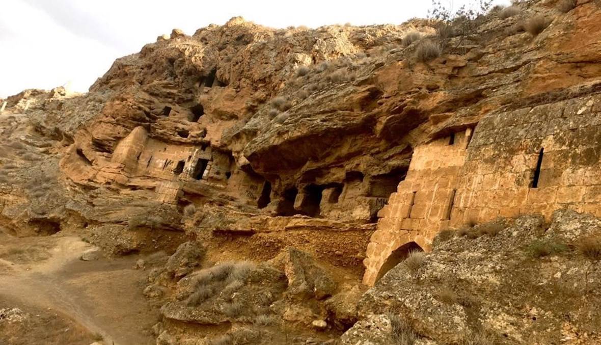 عن ظهور المسيحيّة في الهرمل
حول ضفاف العاصي
قبل وجود دير مارمارون