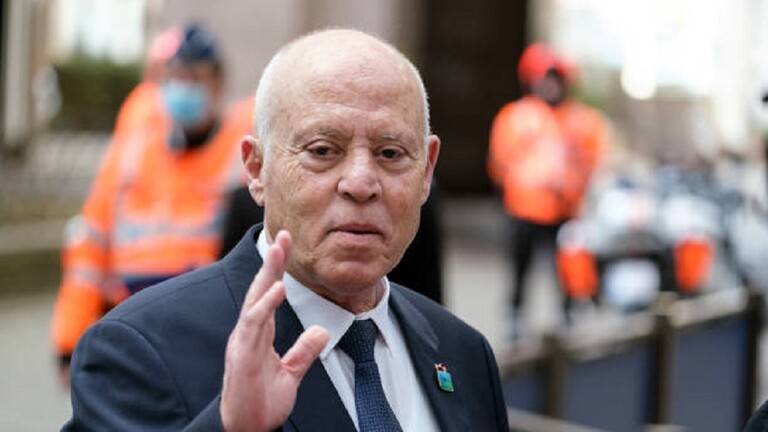 الرئيس التونسي يعلن "الحرب"