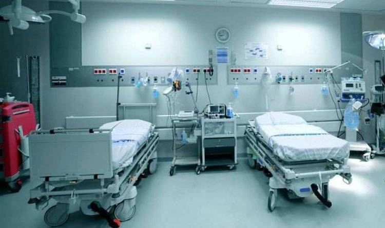 المستشفيات غير قادرة على استقبال المرضى.. هارون يوضح