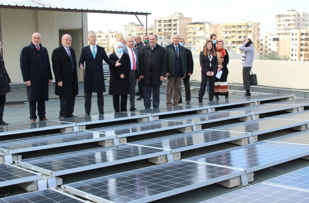 وزير التربية وأوكوبو دشّنا بمشاركة الحريري مشروع
تجهيز مدرسة بالطاقة الشمسيّة بتمويل من اليابان