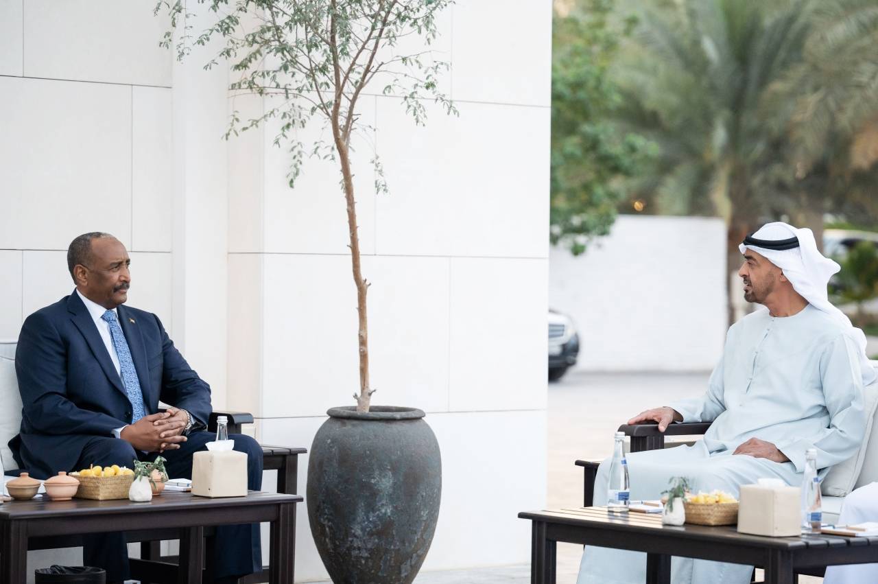 بن زايد يؤكد للبرهان دعم الإمارات لمصلحة الشعب السوداني