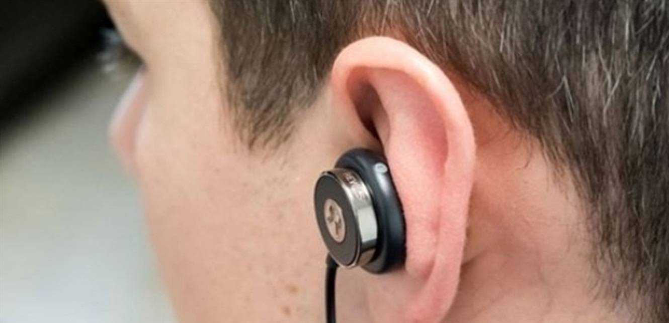استخدام سمعات الأذنين... اليكم بعض المخاطر