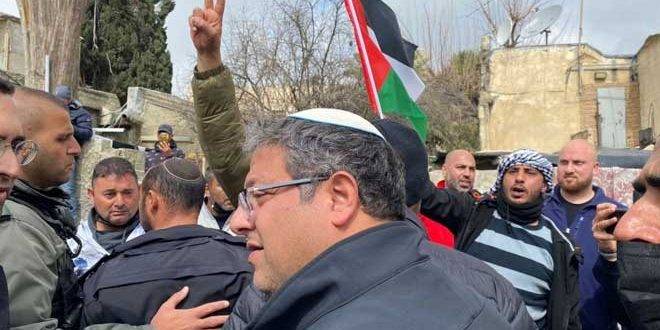 الاحتلال يعتقل فلسطينيين بالضفة الغربية
ومستوطنون يقتحمون حي الشيخ جراح
