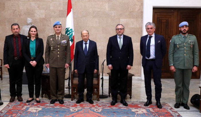 عرض مع حسين وعكر ووهاب الاستحقاق الانتخابي
عون استقبل القائد الجديد لـ "اليونيفيل": ملتزمون بتطبيق الـ 1701
لازارو: سأسعى لتوطيد الشراكة الاستراتيجيّة مع القوات المسلّحة اللبنانيّة