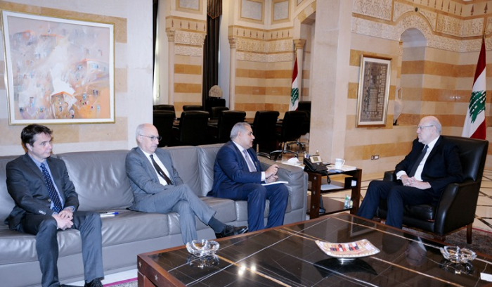 ميقاتي التقى وزير الطاقة والرئيس الإقليمي للفاو وأبو غزالة
فياض: تحدثنا في الدعم المالي لصيانة المحطات وتأهيلها لاستجرار الغاز
